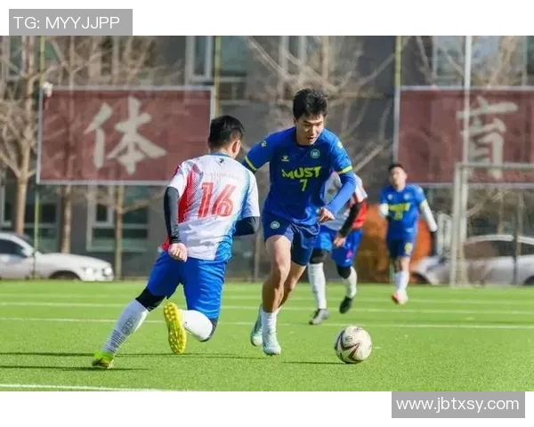 足球明星齐聚一堂共同挥洒汗水展现球场魅力与友谊的精彩瞬间